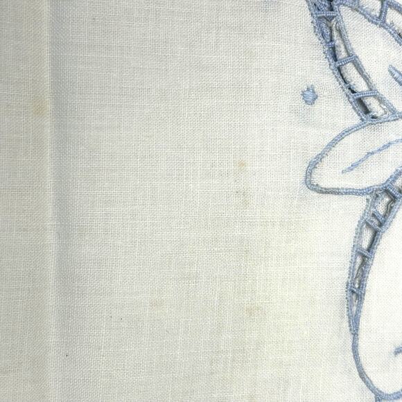 Vintage Embroidered Table Cover Square 30x30 and Matching Napkins Square 10x10 - Picture 9 of 13